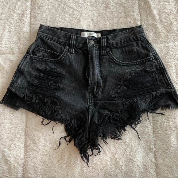 Abercrombie & Fitch Pants - Wash black festival shorts